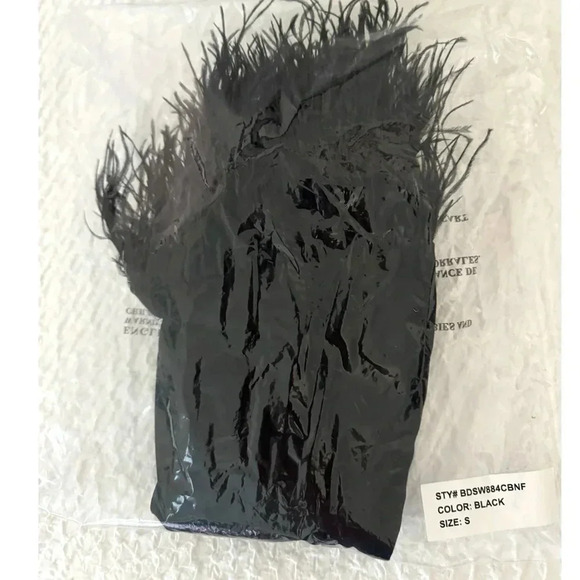 NWT Francesca's Mi Ami Black Feather Hem Mini Skirt City Classic Modern Small - Picture 9 of 10